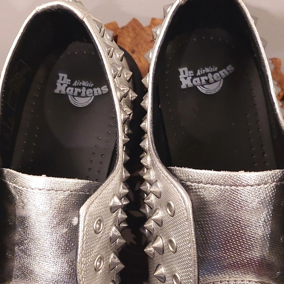 Dr. Marten's Harlen Mora Air Wair Women's Silver Spike Oxford Shoes EUC Size 8US - Picture 10 of 12